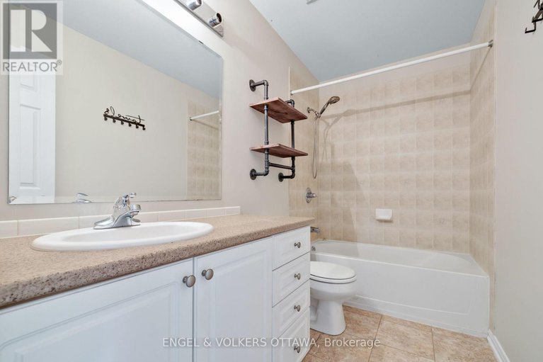 28517729/502-woodchase-street/morgans-grantsouth-march/ottawa/ontario/K2W1J4_32