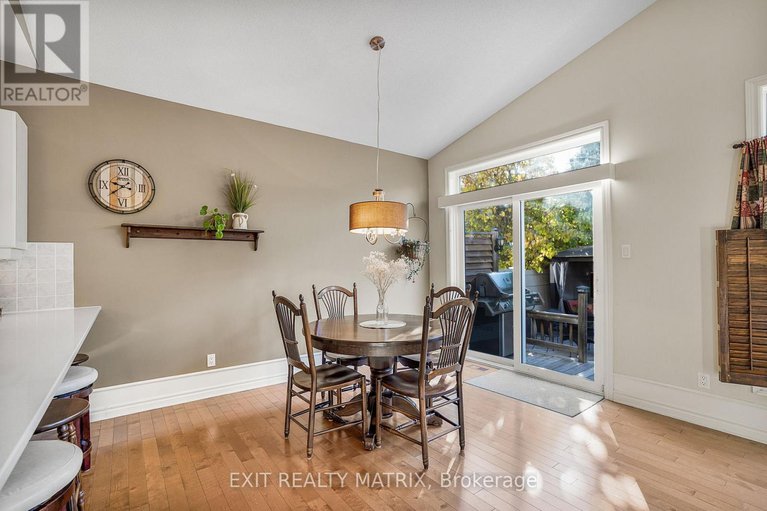 28998759/928-scala-avenue/notting-hillsummerside/ottawa/ontario/K4A5E1_13