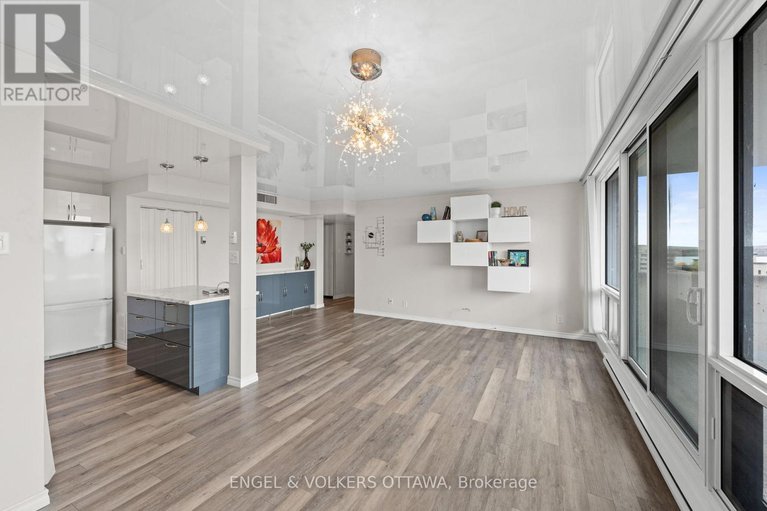 29026239/1007-1195-richmond-road/woodroffe/ottawa/ontario/K2B8E4_14