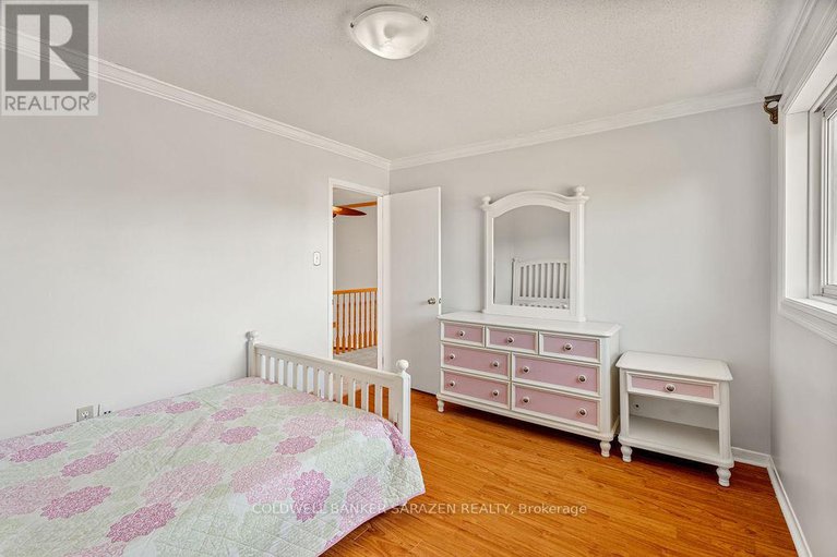 28945918/121-topley-crescent/hunt-club-park/ottawa/ontario/K1G4N2_28