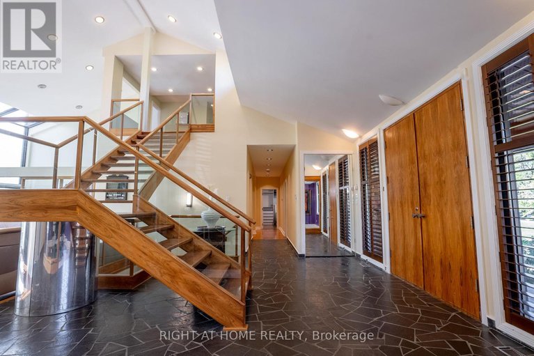 29001389/5-burnt-tree-court/cedar-hillorchard-estates/ottawa/ontario/K2R1B8_21