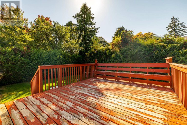 28932484/8-brian-crescent/bruce-farmgraham-parkqualicumbellands/ottawa/ontario/K2H6X3_36