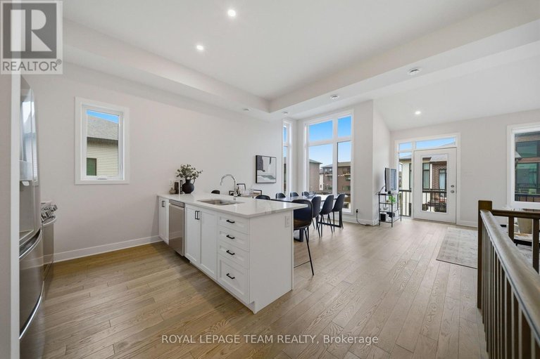 29688478/519-crescendo-private/riverside-southgloucester-glen/ottawa/ontario/K1X0E4_3