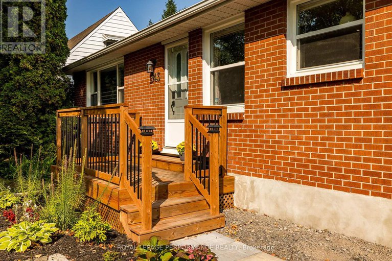 28842718/343-fullerton-avenue/overbrookcastle-heights/ottawa/ontario/K1K1K2_3