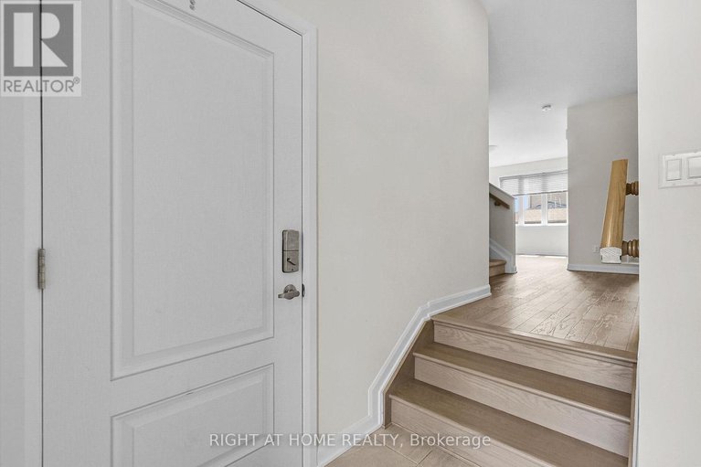 28565193/958-athenry-court/half-moon-bay/ottawa/ontario/K2J7E1_5