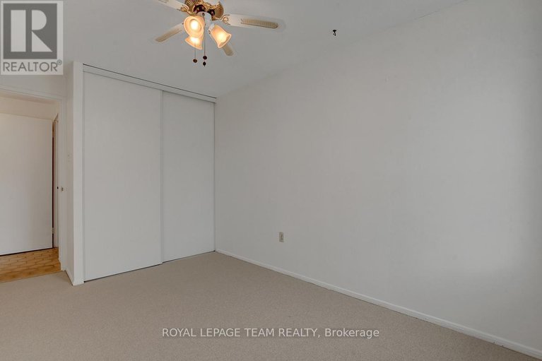 28601735/601-1356-meadowlands-drive-e/borden-farmstewart-farmcarleton-heightsparkwood-hills/ottawa/ontario/K2E6K6_17