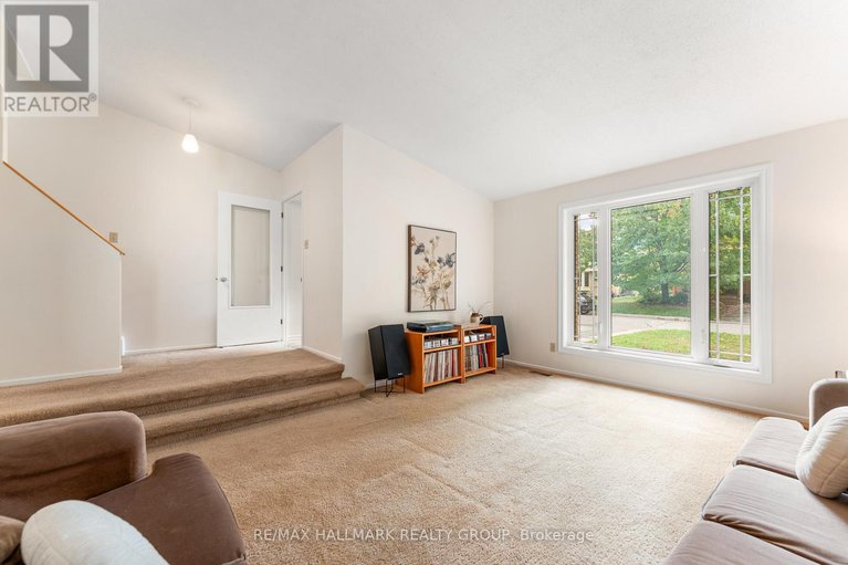 28978664/1075-avignon-court/orleans-wood/ottawa/ontario/K1C2N4_6