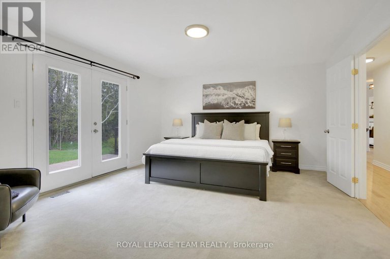 28297086/5719-stuewe-drive/manotick-east-to-manotick-station/ottawa/ontario/K4M1L2_19
