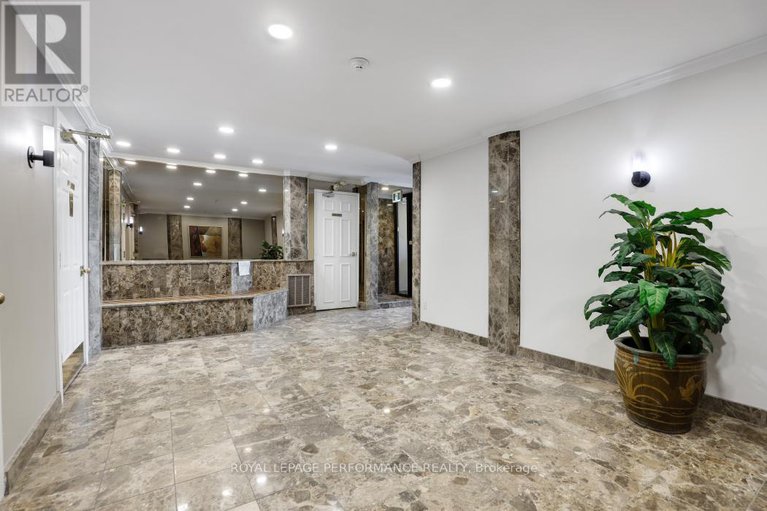 28821166/304-100-bruyere-street/lower-townbyward-market/ottawa/ontario/K1N5C6_4