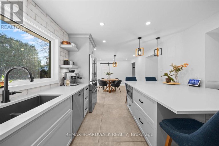 29209596/7-gagnon-court/beaverbrook/ottawa/ontario/K2K1A7_12