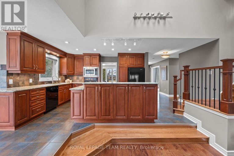 29629893/6584-harvest-grove-drive/greely/ottawa/ontario/K4P1E9_15