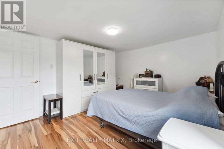 28591651/347-shakespeare-street/vanier/ottawa/ontario/K1L5M1_32