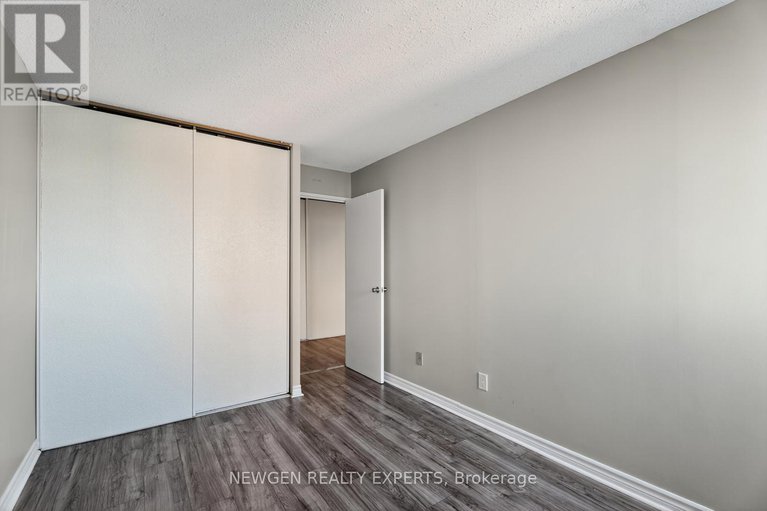 28969103/915-1505-baseline-road/copeland-park/ottawa/ontario/K2C3L4_17