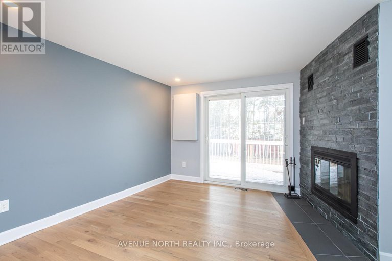 28174419/44-lazy-nol-court/fringewood/ottawa/ontario/K2A1T5_9