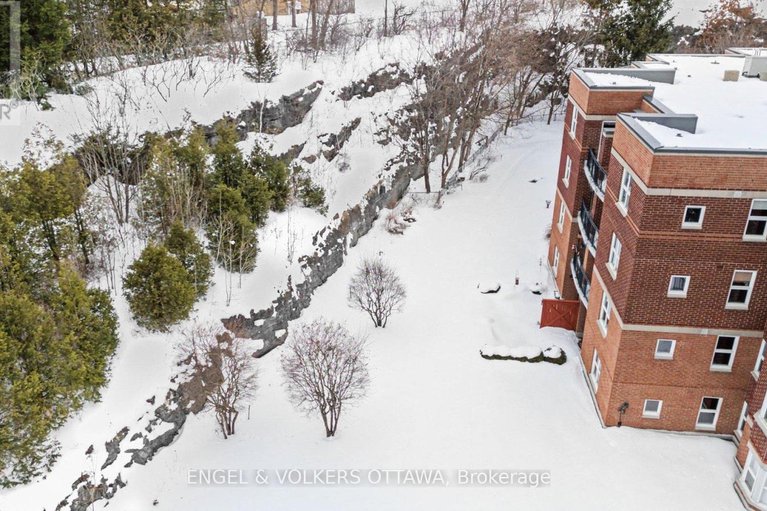 29383001/203-120-darlington-private/hunt-clubwestern-community/ottawa/ontario/K1V0X5_36