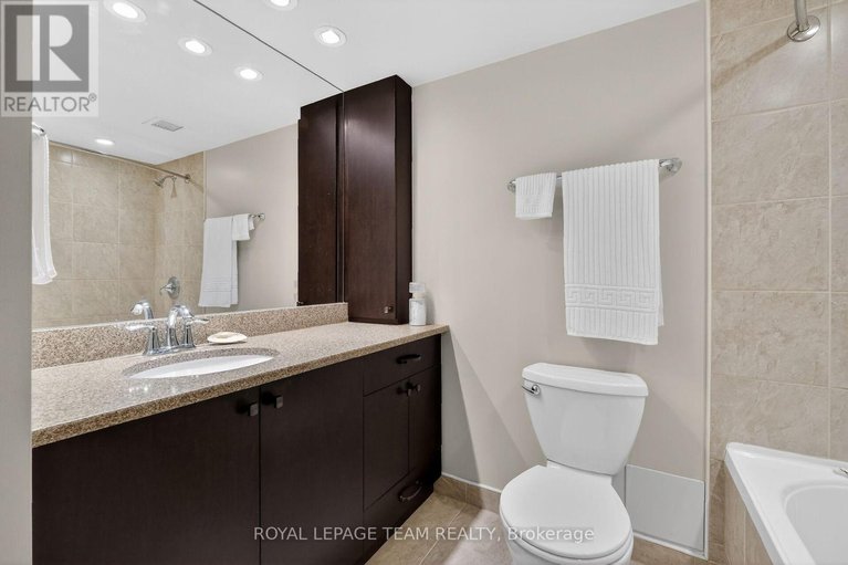 29467731/601-40-arthur-street/west-centre-town/ottawa/ontario/K1R7T5_32