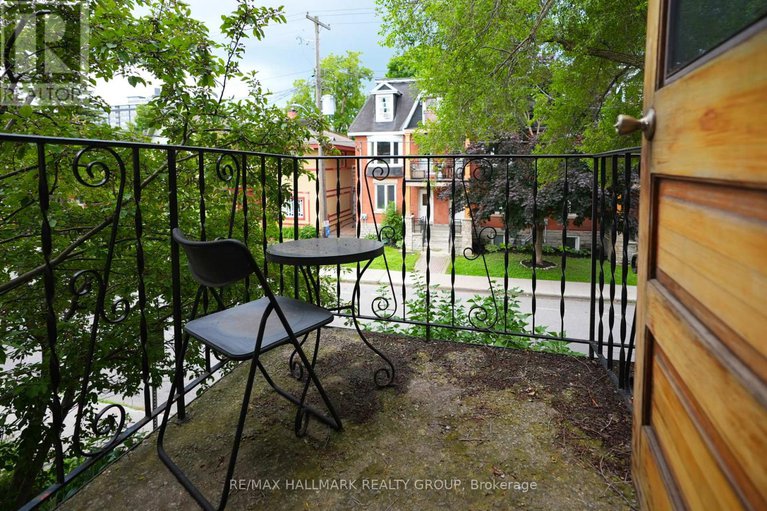 28573954/343-somerset-street-e/sandy-hill/ottawa/ontario/K1N6W6_17