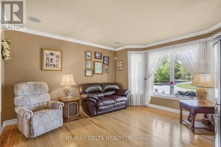 28863479/740-vinette-road/clarencerockland-twp/clarence-rockland/ontario/K0A1N0_12
