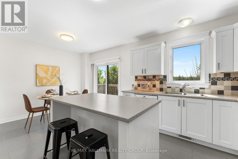 28379782/118-brilia-private/beacon-hill-south/ottawa/ontario/K1J0B7_12