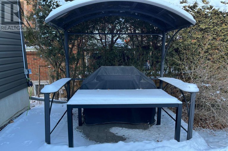 29213611/841-dundee-avenue/queensway-terrace-north/ottawa/ontario/K2B5S8_29