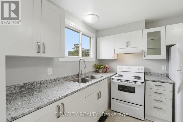 29621075/31-16-glencoe-street/arlington-woods/ottawa/ontario/K2H8S6_6