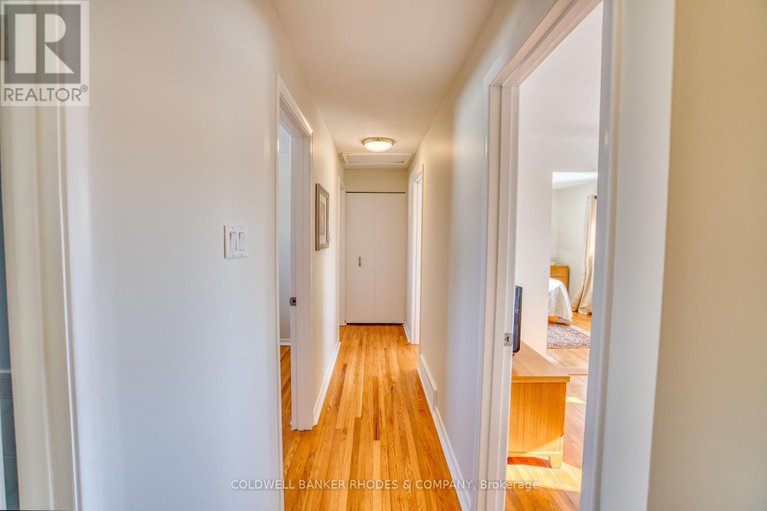 29327357/1947-conrad-avenue/urbandale-acres/ottawa/ontario/K1H6V7_20