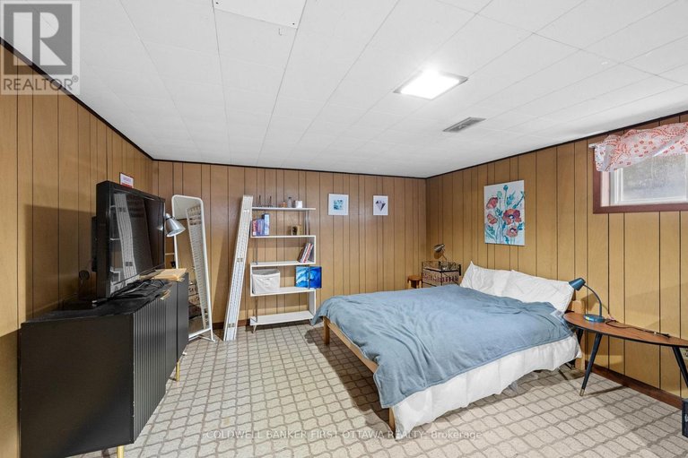 29607129/2066-saunderson-drive/elmvale-acres/ottawa/ontario/K1G2E6_24