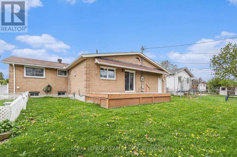 28309030/53-viewmount-drive/meadowlandscrestview/ottawa/ontario/K2G3C4_16