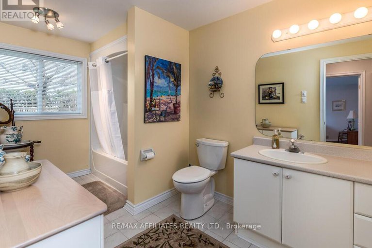 28461946/32-mika-street/stittsville-north/ottawa/ontario/K2S1K8_18