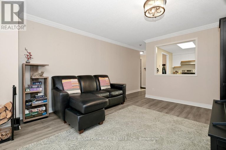 29615589/202-939-north-river-road/overbrook/ottawa/ontario/K1K3V2_7