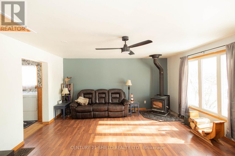 29387529/19864-county-rd-17-road/south-glengarry-charlottenburgh-twp/south-glengarry/ontario/K0C2J0_21