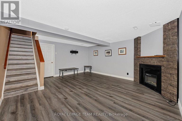 28523246/77-12-bentbrook-crescent/heritage-park/ottawa/ontario/K2J3X9_30