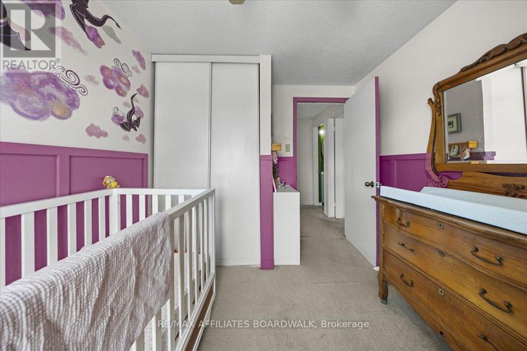 28397301/40-3239-bannon-way/blossom-parkkemp-parkfindlay-creek/ottawa/ontario/K1T1T2_21