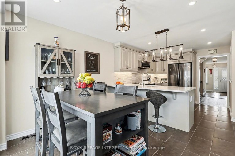 29390645/536-arum-terrace/avalon-west/ottawa/ontario/K4A1E6_15