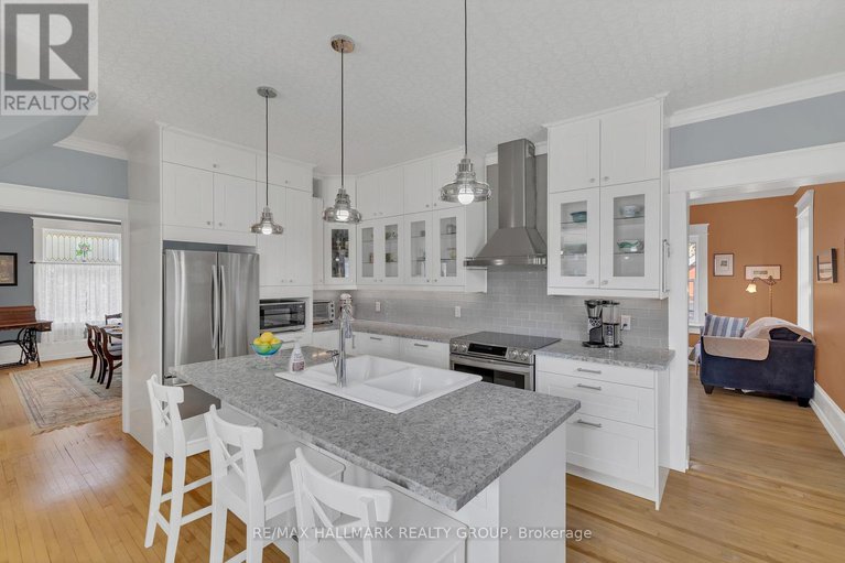 28129340/215-thomas-street/kemptville/north-grenville/ontario/K0G1J0_18