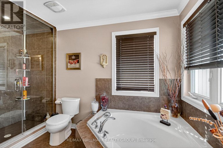 28916724/317-river-landing-avenue/half-moon-bay/ottawa/ontario/K2J3V4_23