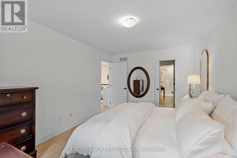 28966378/196-hawkeswood-drive/riverside-southgloucester-glen/ottawa/ontario/K4M0E5_25