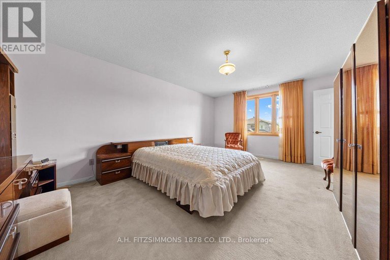 29009459/1538-claymor-avenue/carleton-heights/ottawa/ontario/K2C1T1_31