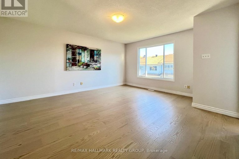 28929398/4-valemont-st-street/barrhaven-east/ottawa/ontario/K2G6W2_14