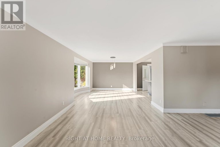 28502747/599-donald-street/overbrookcastle-heights/ottawa/ontario/K1K1L3_7