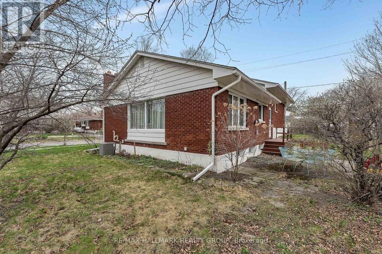 29684996/735-chapman-boulevard/elmvale-acres/ottawa/ontario/K1G1T7_38