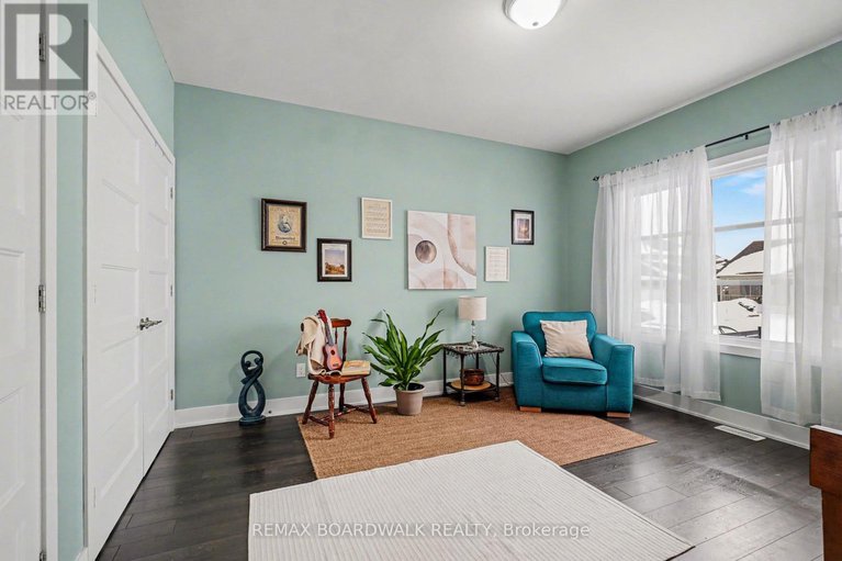 29403238/87-cobblestone-drive/village-of-russell/russell/ontario/K4R0B2_17