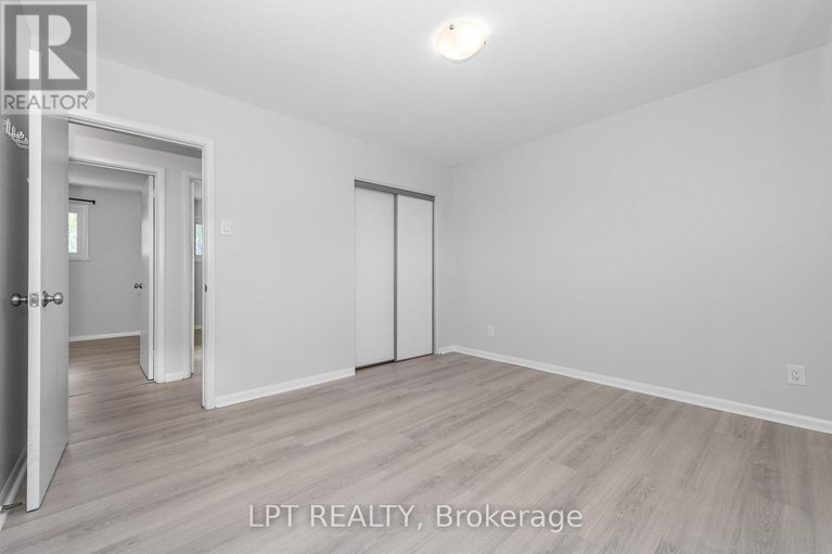 28384629/5-attwood-crescent/city-viewskylinefisher-heightsparkwood-hills/ottawa/ontario/K2E5B1_19