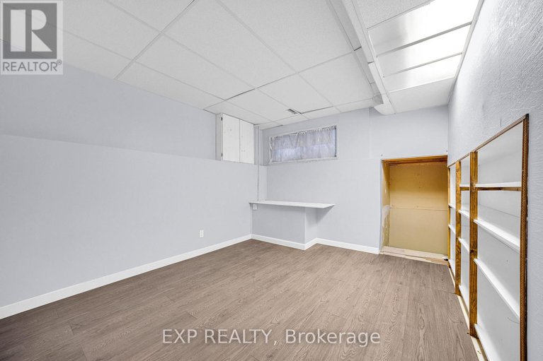 29415894/4-huntersfield-drive/hunt-club-parkgreenboro/ottawa/ontario/K1T3E4_33