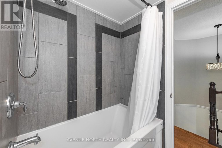 29648629/3028-courtyard-crescent/upper-hunt-club/ottawa/ontario/K1T3R7_29