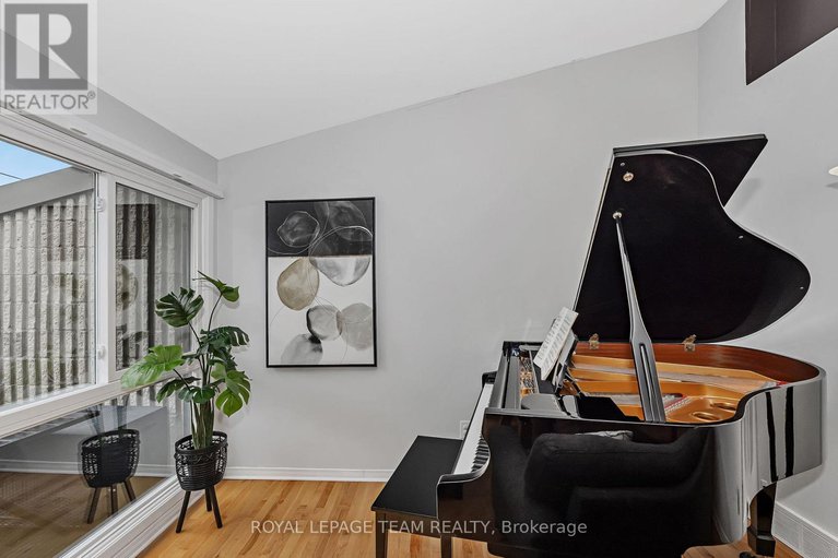 28918766/1095-ambleside-drive/woodroffe/ottawa/ontario/K2B8E2_15