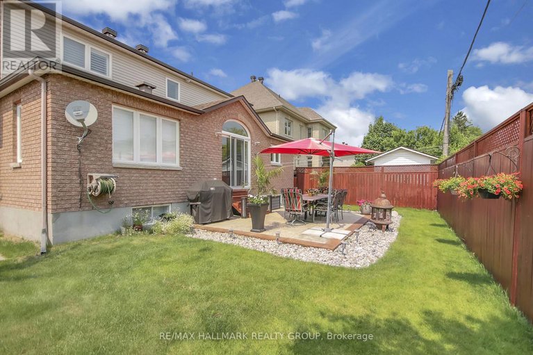 28623040/1498-kingsdale-avenue/blossom-parkkemp-parkfindlay-creek/ottawa/ontario/K1T1H2_44