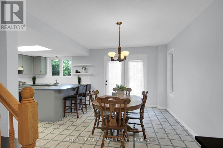 28617518/16-riverbank-court/stittsville-central/ottawa/ontario/K2S1V7_12
