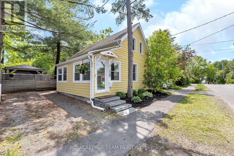 28410245/2748-rowatt-street/britannia/ottawa/ontario/K2B6N9_40
