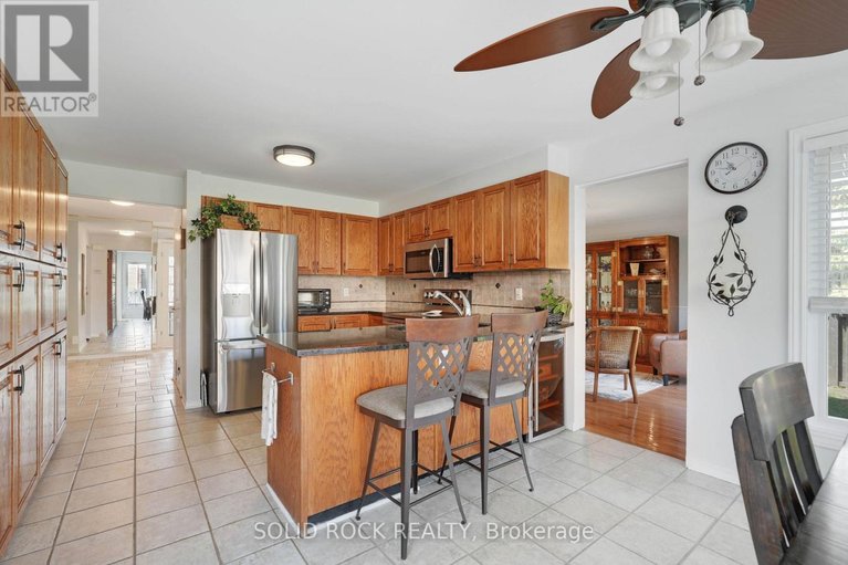 29472800/41-framingham-crescent/cedargrovefraserdale/ottawa/ontario/K2J3J4_13